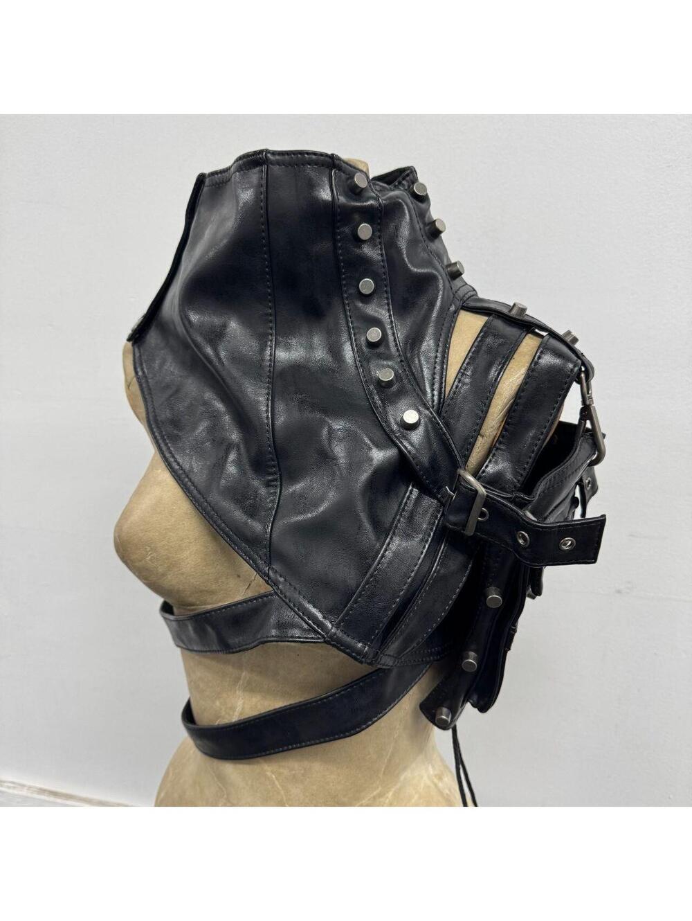 Avant-Garde Cyberpunk Apocalyptic Black Asymmetric Pauldron Harness - Picture 2 of 7